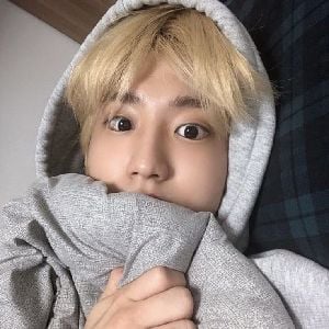 💭 — Han Jisung...!? ⊹˚