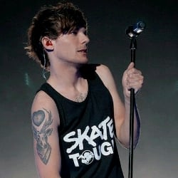 Louis Tomlinson (one direction)