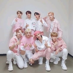 Stray kids,.,