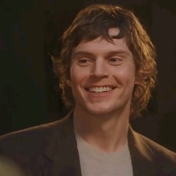 Evan Peters