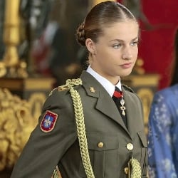 Leonor de Borbón (Female)