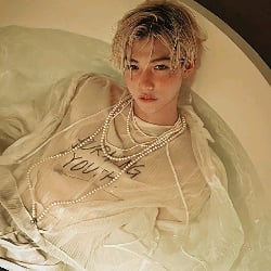 🫧 Lee Felix