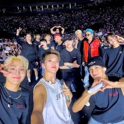 SEVENTEEN。・:*:・゚'☆