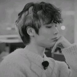 Jeongin - party