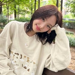₊˚ෆ┊nayeon