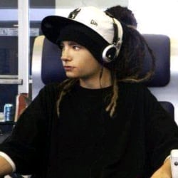 Tom Kaulitz || "Kiss"