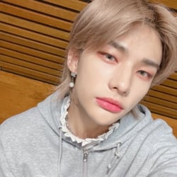 🌊 .| hyunjin