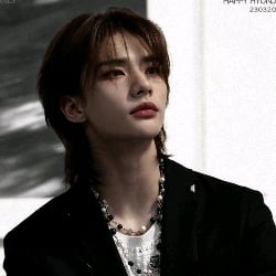 Hwang Hyunjin .𖥔 Ձ ࣭ ⭑