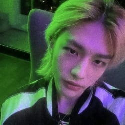 Hyunjin | ★