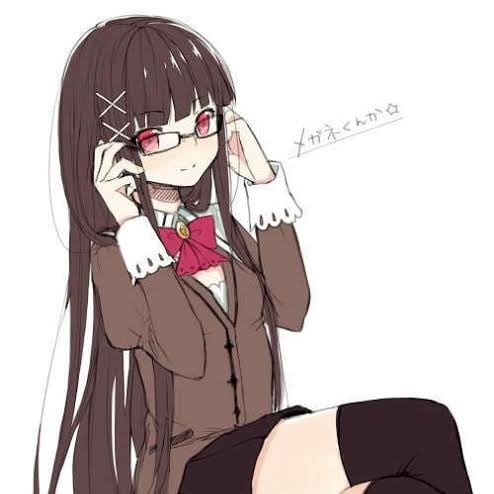 Luna (nerd girlfriend)