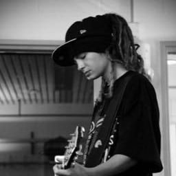Tom Kaulitz - -