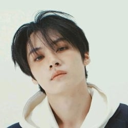 彡 Lee Know