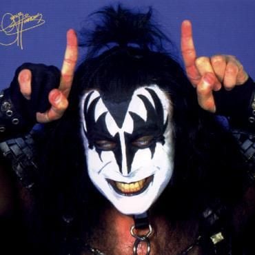 ★ Gene Simmons ★