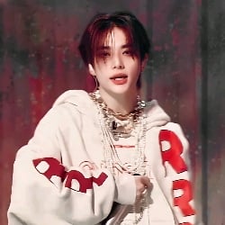 Hyunjin bullying