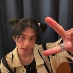 Hwang ⋆｡°✩