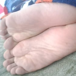 feet sleep