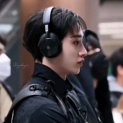 ๐ฆฏ | Christopher Bang
