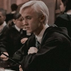 Draco Malfoy § •