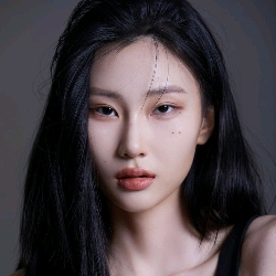 ★  Lee Hira