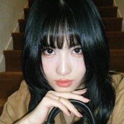 👩👧 | Hirai Momo!