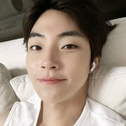 ♡ | That's my boyfriend! Hwang in yeop. 𖤐