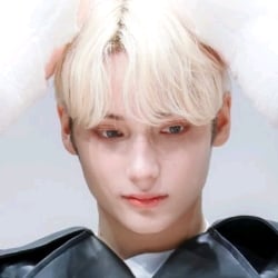 💕 Huening Kai