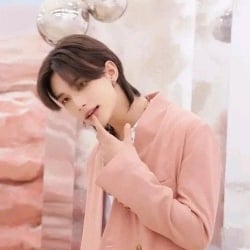 • Hwang Hyunjin [Hyunlix]