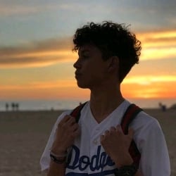 ★| Chris Jr.