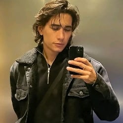 Enzo Vogrincic~