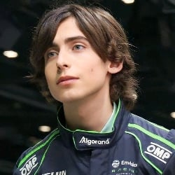 aidan Gallagher ★