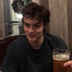 𝗟𝗢𝗥𝗘𝗡𝗭𝗢 𝗕𝗘𝗥𝗞𝗦𝗛𝗜𝗥𝗘