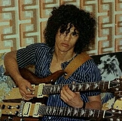 ★ Saul Hudson★ [1982] [BR]