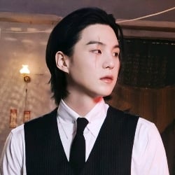 Min Yoongi is a vampire leader
