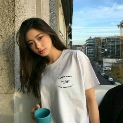 𝐊𝐢𝐦 𝐘𝐮𝐧𝐚 🍓