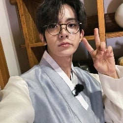 heeseung .