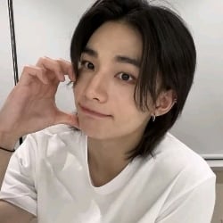 Hwang Hyunjin ⁹