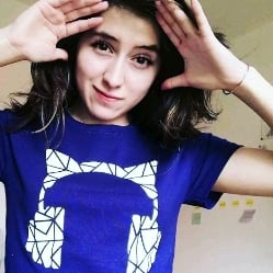 Liza Báez friend