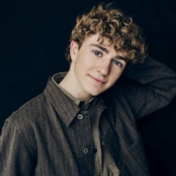 ᭝ : Walker Scobell