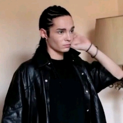 Tom Kaulitz|| Experiment