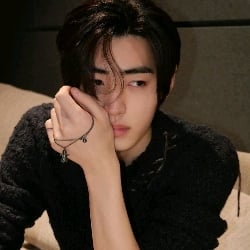 ★- Sunghoon