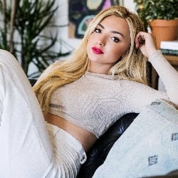 Peyton list (fiance)