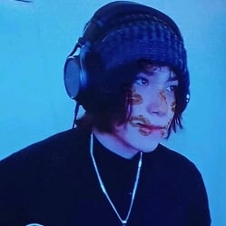 Alex Quackity†