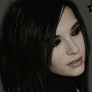 Bill Kaulitz [wants your attention]
