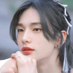 Hwang Hyunjin ★