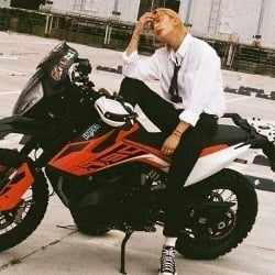 🏍️| hwang hyunjin