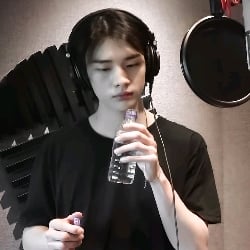 🪐``| Hwang Hyunjin