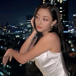 "Park Jihyo"