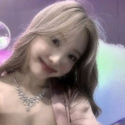 Nayeon best friend :3