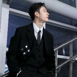 ୨୧ // Christopher bang