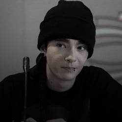 •~ Tom Kaulitz
